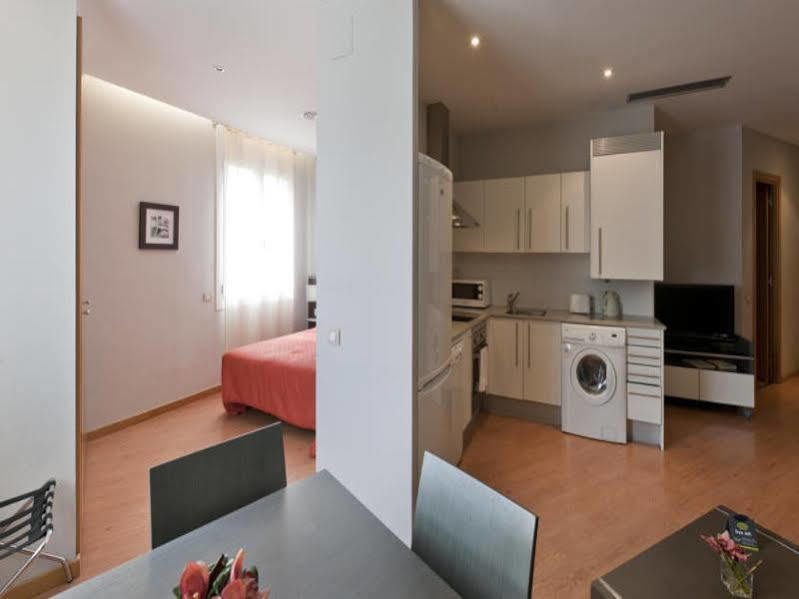Apartamentos Amister Barcelona Exterior foto